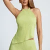 Elania asymmetrische haltertop met open rug in olijfgroen