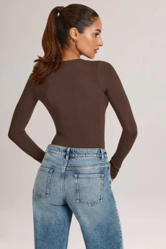 Elodie Modal Plunge body met lange mouwen in chocoladebruin
