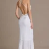 Emmeline chiffon jurk met col en open rug in wit