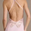 Emmeline chiffonjurk met cowl-hals en open rug in babyroze