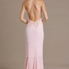 Emmeline chiffonjurk met cowl-hals en open rug in babyroze