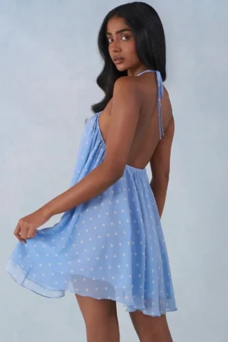 Evania halternek babydoll-minijurk met blauwe stippenprint