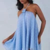 Evania halternek babydoll-minijurk met blauwe stippenprint