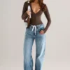 Faedra-jeans met rechte pijpen en trekkoord in mid-wash