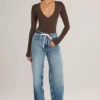 Faedra-jeans met rechte pijpen en trekkoord in mid-wash