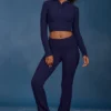 Flared broek met omgeslagen zoom en kabelpatroon in marineblauw