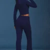Flared broek met omgeslagen zoom en kabelpatroon in marineblauw