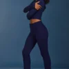 Flared broek met omgeslagen zoom en kabelpatroon in marineblauw