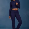 Flared broek met omgeslagen zoom en kabelpatroon in marineblauw