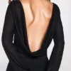 Frances doorschijnende jersey maxi-jurk met lange mouwen en open rug in zwart