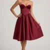 Gabrielle strapless midi-jurk met korset in wijnrood