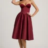 Gabrielle strapless midi-jurk met korset in wijnrood