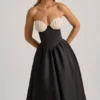 Gabrielle strapless midi-jurk met korset in zwart