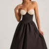 Gabrielle strapless midi-jurk met korset in zwart