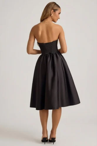 Gabrielle strapless midi-jurk met korset in zwart