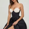Gabrielle strapless midi-jurk met korset in zwart