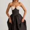 Gabrielle strapless midi-jurk met korset in zwart