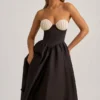 Gabrielle strapless midi-jurk met korset in zwart