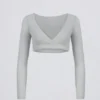 Geborstelde jersey crop top met V-hals in mistgrijs