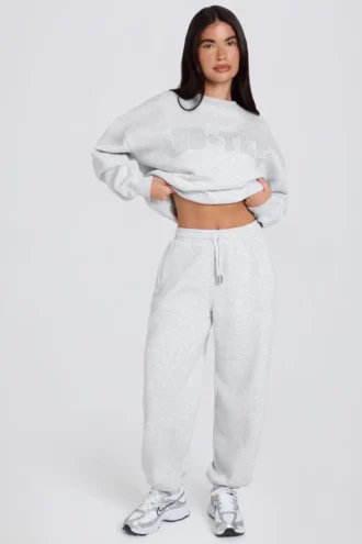 Geborstelde katoenen jersey joggingbroek met middelhoge taille en relaxte pasvorm in grijs gemêleerd