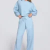 Gebreid kort vest in poederblauw