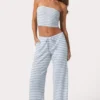 Geribde jersey broek met lage taille in blauwe strepen