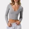 Gerimpelde crop top met lange mouwen in grijs