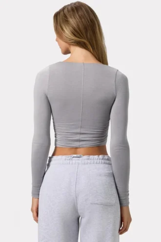 Gerimpelde crop top met lange mouwen in grijs