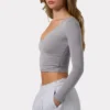 Gerimpelde crop top met lange mouwen in grijs