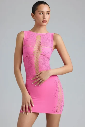 Gracie versierde top met vetersluiting en hoge hals in bubblegumroze