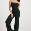 Grof gebreide bandeau-Jumpsuit met uitlopende pijpen in zwart