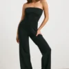 Grof gebreide bandeau-Jumpsuit met uitlopende pijpen in zwart