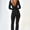 Helene Modal gerimpelde jumpsuit met diepe halslijn en uitlopende pijpen in zwart