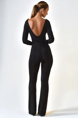 Helene Modal gerimpelde jumpsuit met diepe halslijn en uitlopende pijpen in zwart