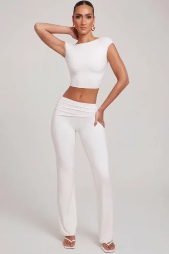 Hollis Mid-Rise Straight Leg Trousers in wit