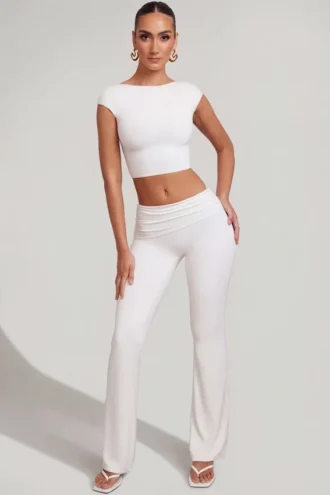 Hollis Mid-Rise Straight Leg Trousers in wit