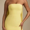 Imogene strapless jurk met sjaaldetail in pastelgeel