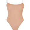 Intimates Body’s met onzichtbare bandjes en string van zacht mesh in Warm Peach