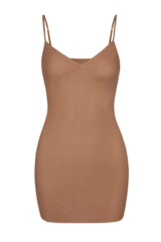 Intimates Soft Mesh mini-slipjurk met V-hals in honingkleur