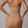 Intimates zachte, doorschijnende bandeau-minislipjurk van mesh in amandel