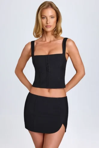 Issa Minirok met ronde snit en lage taille in zwart
