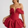 Jessamy minijurk met off-shoulder, gelaagde bubbelzoom en korset in True Red