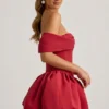 Jessamy minijurk met off-shoulder, gelaagde bubbelzoom en korset in True Red