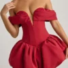 Jessamy minijurk met off-shoulder, gelaagde bubbelzoom en korset in True Red
