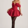 Jessamy minijurk met off-shoulder, gelaagde bubbelzoom en korset in True Red
