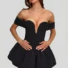 Jessamy minijurk met off-shoulder, gelaagde bubbelzoom en korset in zwart