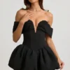 Jessamy minijurk met off-shoulder, gelaagde bubbelzoom en korset in zwart