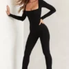 Jett jumpsuit met lange mouwen en vierkante hals in zwart
