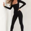 Jett jumpsuit met lange mouwen en vierkante hals in zwart