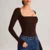Kaia Modal top met lange mouwen en vierkante hals in chocoladebruin